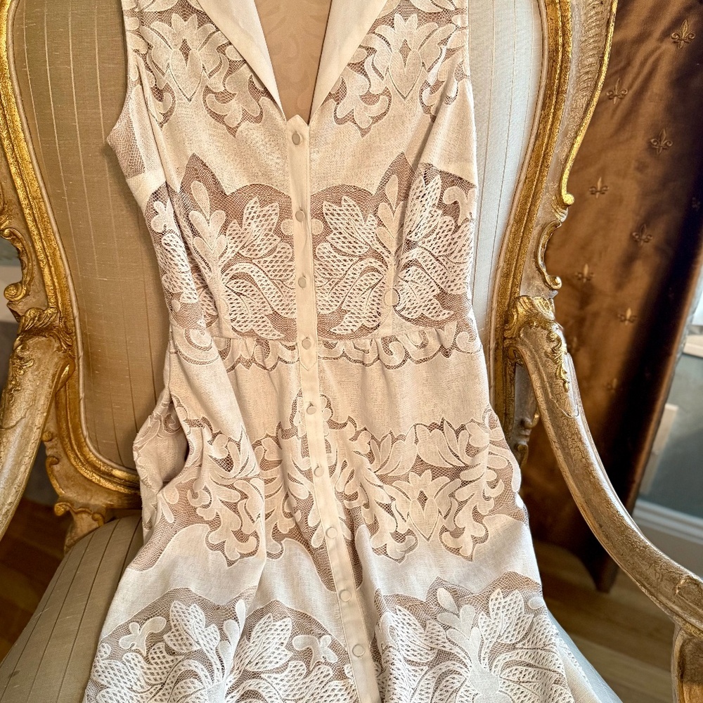 BEAUTIFUL SPRNG EMBROIDERY SUMMER SLEEVELESS DRESS! SIZE XS FREE SHIPPING!